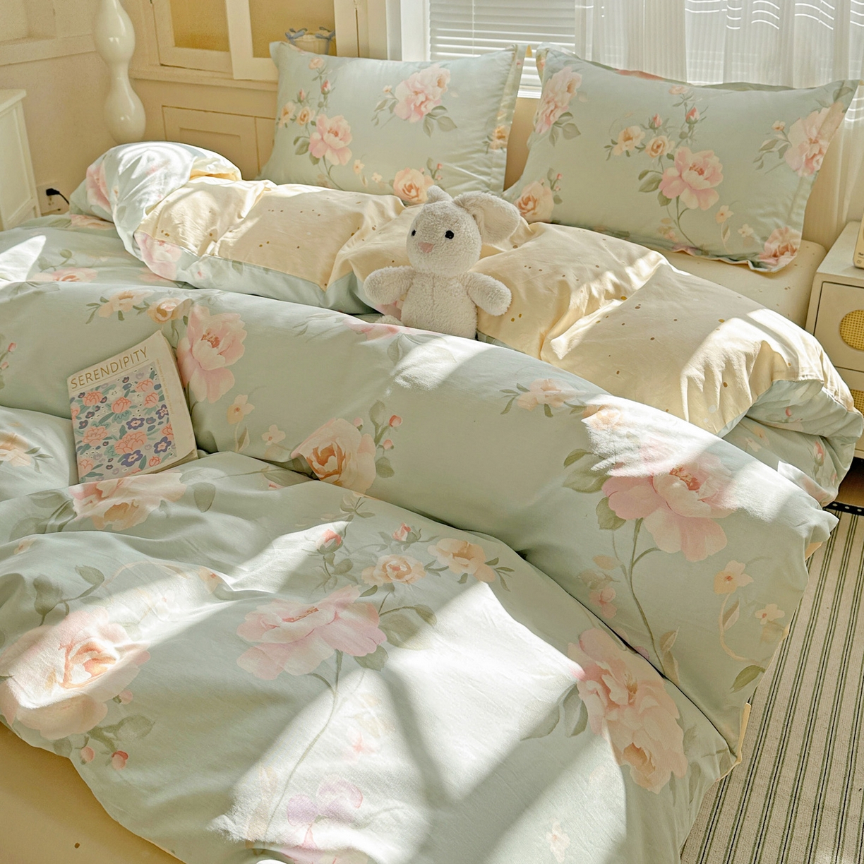 91家纺网 家纺一手货源 找家纺 春雨家居 2026新款全棉纯棉花ins减龄可爱小清新四件套 夏日花莳