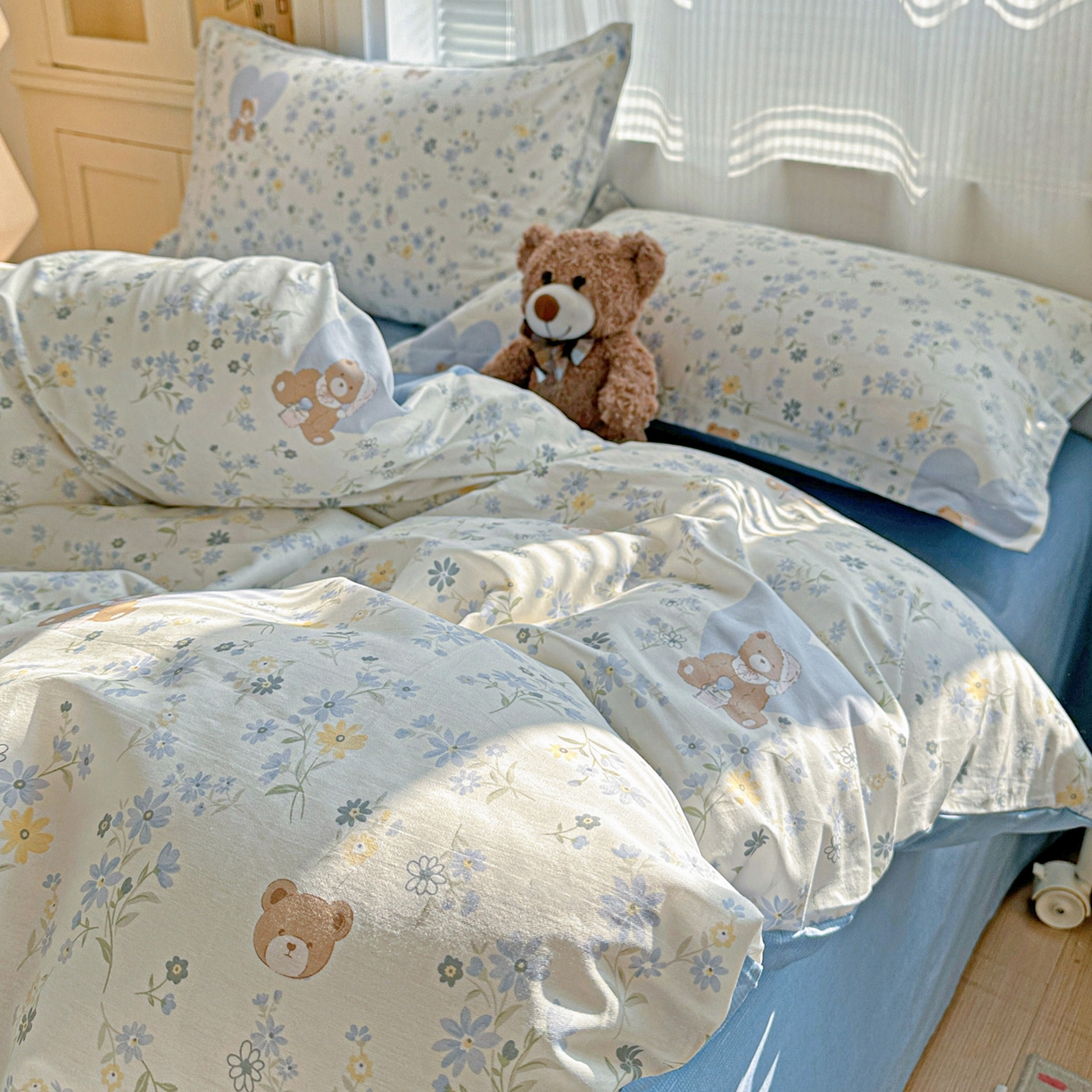 91家纺网 家纺一手货源 找家纺 春雨家居 2026新款全棉纯棉花ins减龄可爱小清新四件套 旧书折痕-蓝