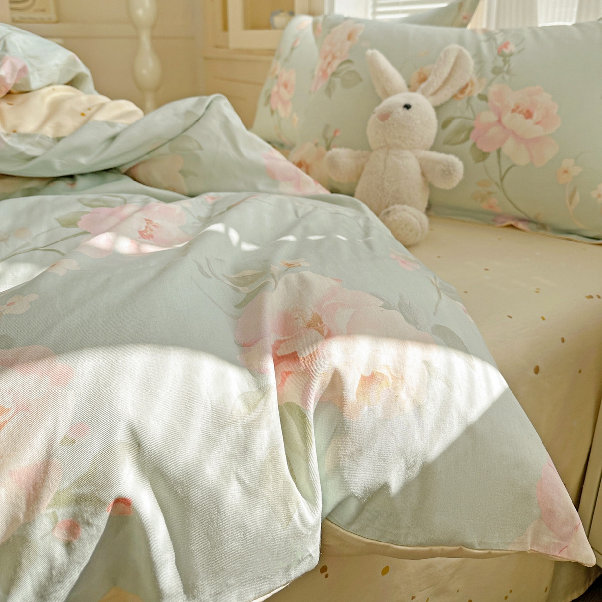 91家纺网 家纺一手货源 找家纺 春雨家居 2026新款全棉纯棉花ins减龄可爱小清新四件套 夏日花莳