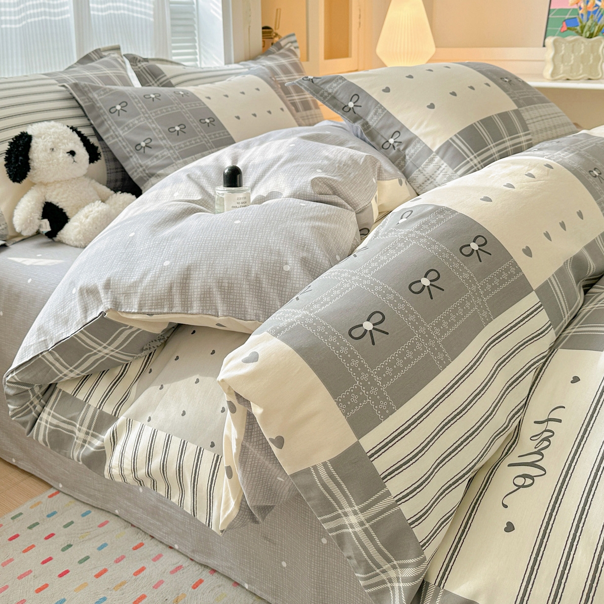 91家纺网 家纺一手货源 找家纺 春雨家居 2026新款全棉纯棉花ins减龄可爱小清新四件套 韩系拼图