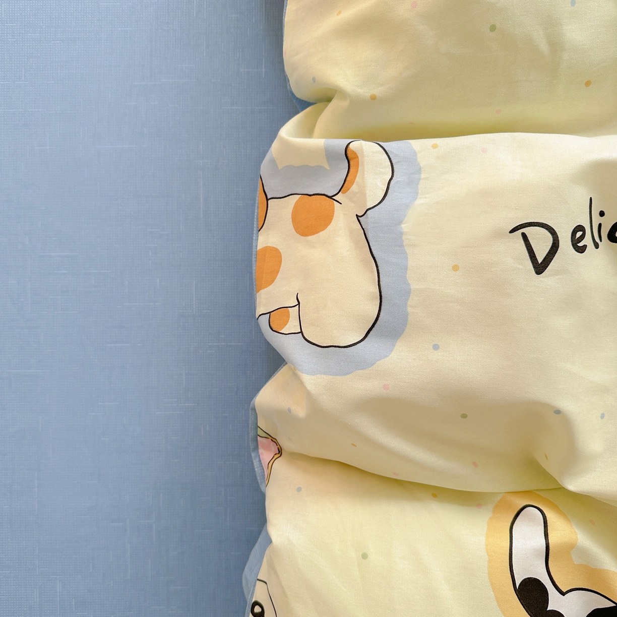 91家纺网 家纺一手货源 找家纺 春雨家居 2026新款全棉纯棉花ins减龄可爱小清新四件套 奶油羞羞狗