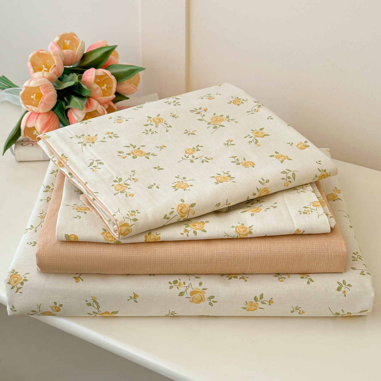 91家纺网 家纺一手货源 找家纺 春雨家居 2026新款全棉纯棉花ins减龄可爱小清新四件套 故事小黄花