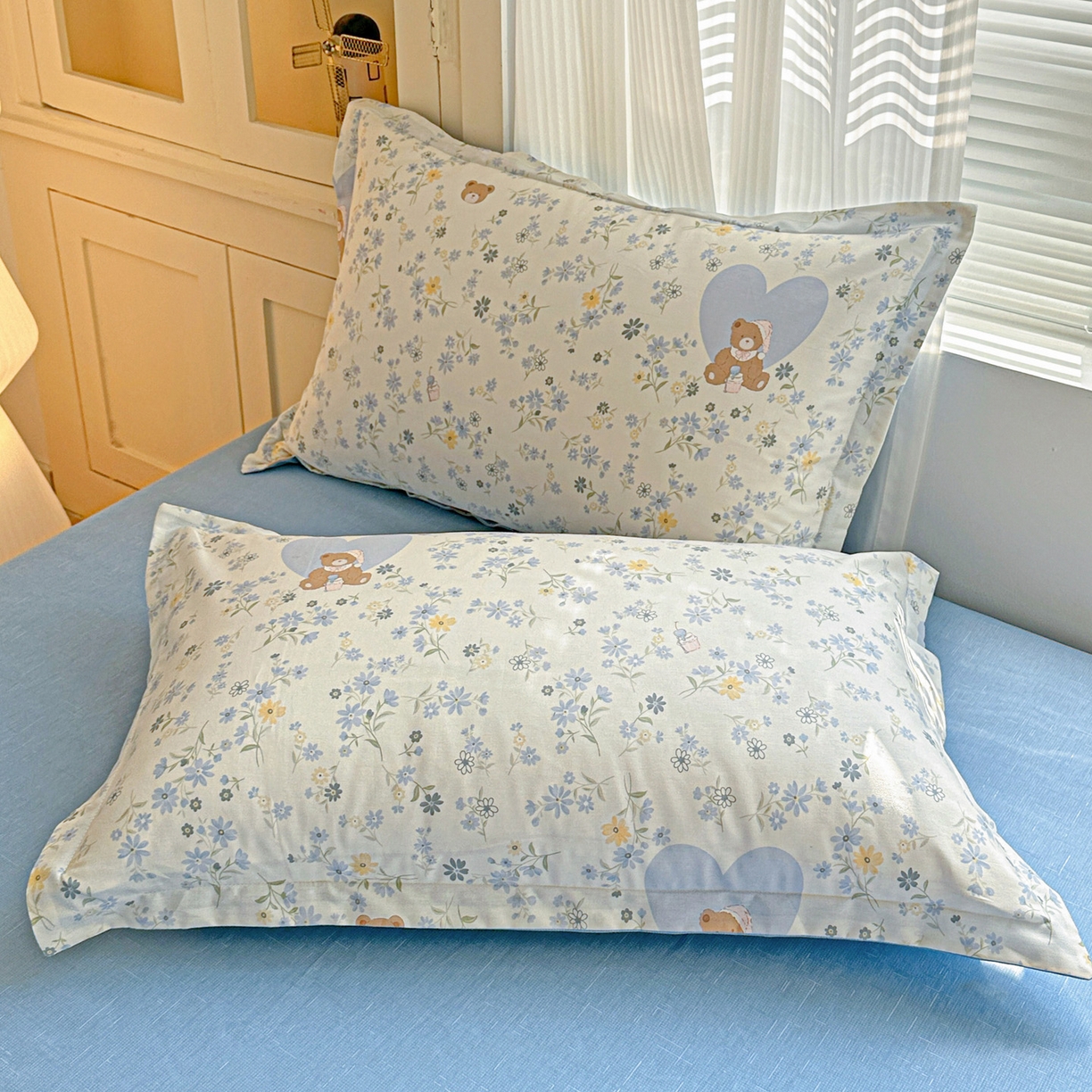 91家纺网 家纺一手货源 找家纺 春雨家居 2026新款全棉纯棉花ins减龄可爱小清新四件套 旧书折痕-蓝