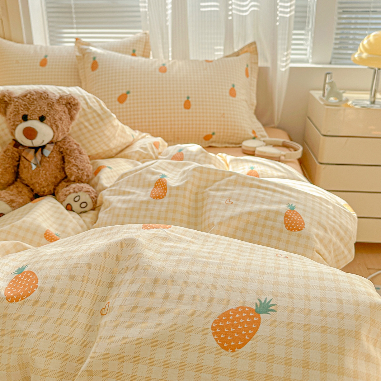 91家纺网 家纺一手货源 找家纺 春雨家居 2026新款全棉纯棉花ins减龄可爱小清新四件套 小菠萝