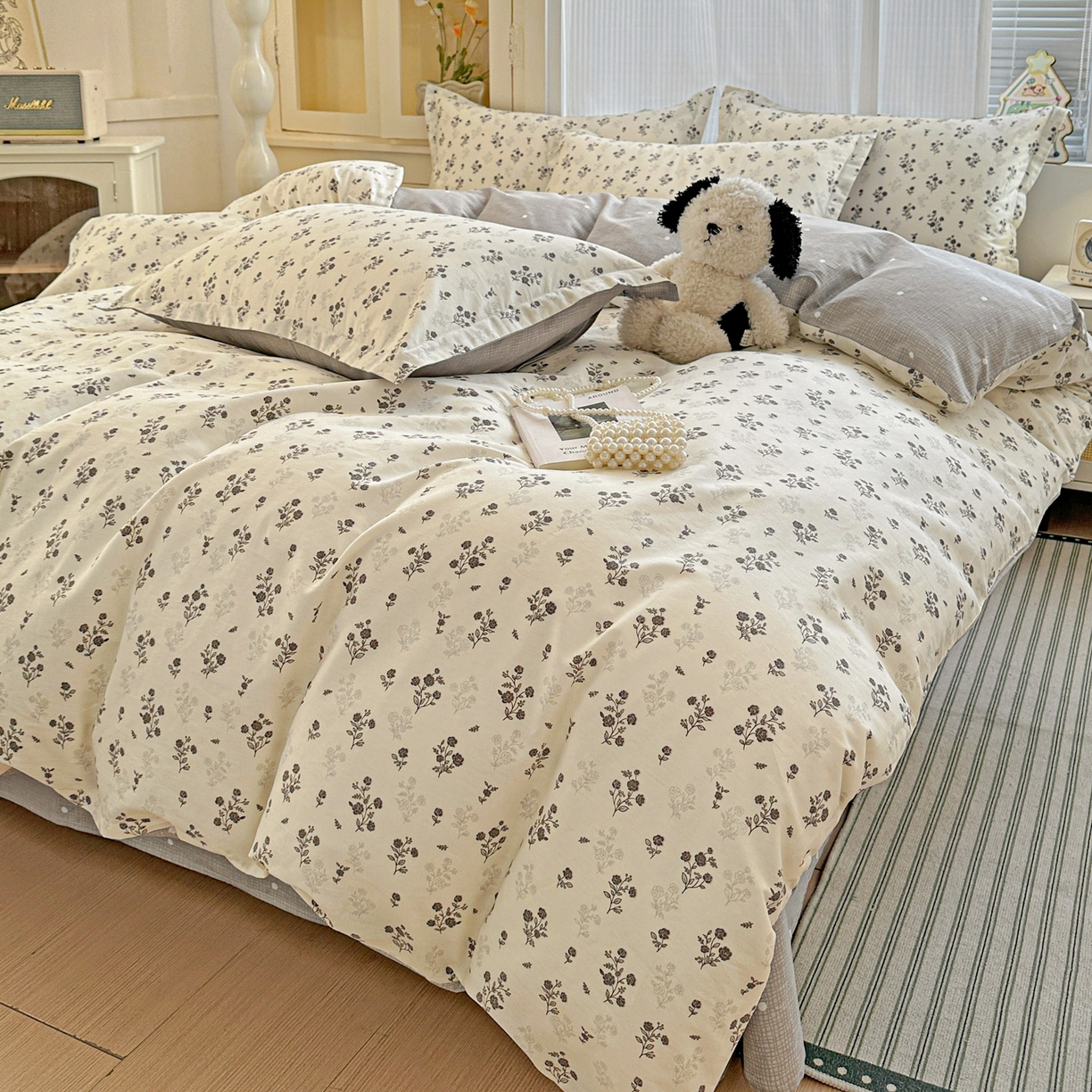 91家纺网 家纺一手货源 找家纺 春雨家居 2026新款全棉纯棉花ins减龄可爱小清新四件套 清秋夜曲