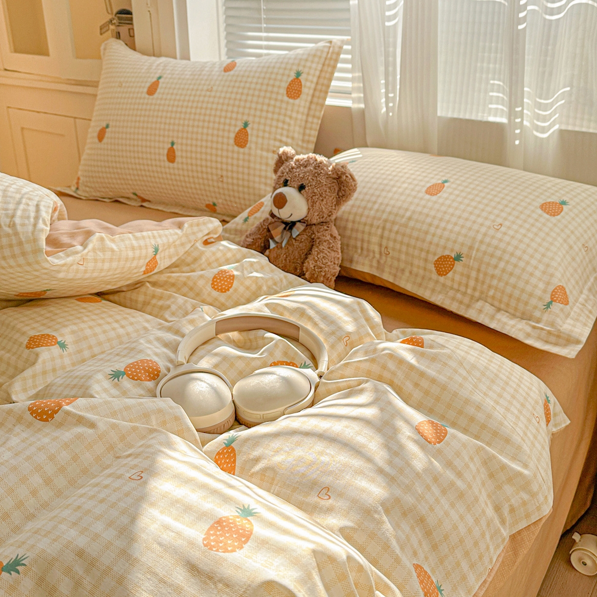 91家纺网 家纺一手货源 找家纺 春雨家居 2026新款全棉纯棉花ins减龄可爱小清新四件套 小菠萝