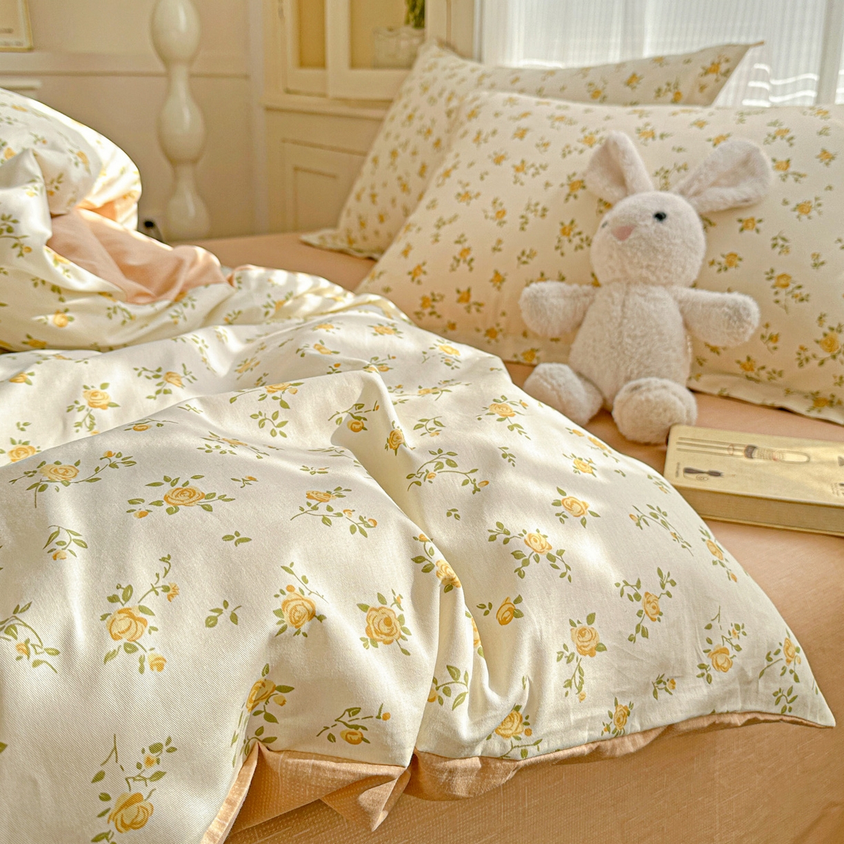 91家纺网 家纺一手货源 找家纺 春雨家居 2026新款全棉纯棉花ins减龄可爱小清新四件套 故事小黄花