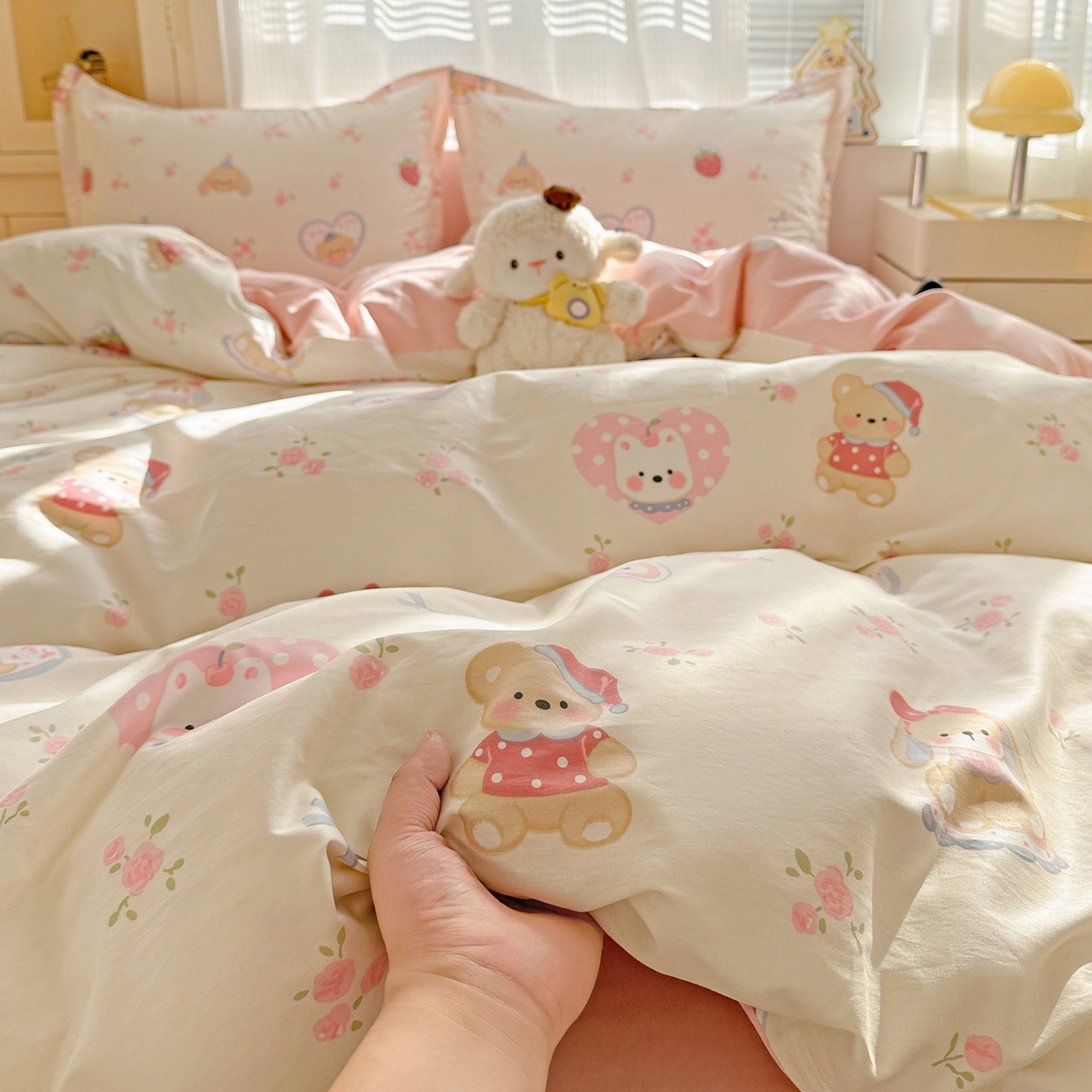 91家纺网 家纺一手货源 找家纺 春雨家居 2026新款全棉纯棉花ins减龄可爱小清新四件套 心动庄园