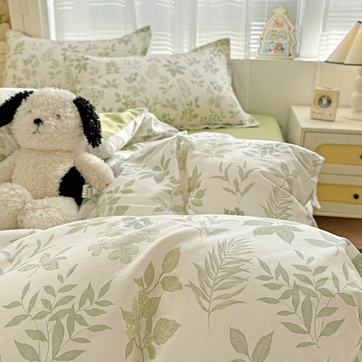 91家纺网 家纺一手货源 找家纺 春雨家居 2026新款全棉纯棉花ins减龄可爱小清新四件套 洛克庄园-绿