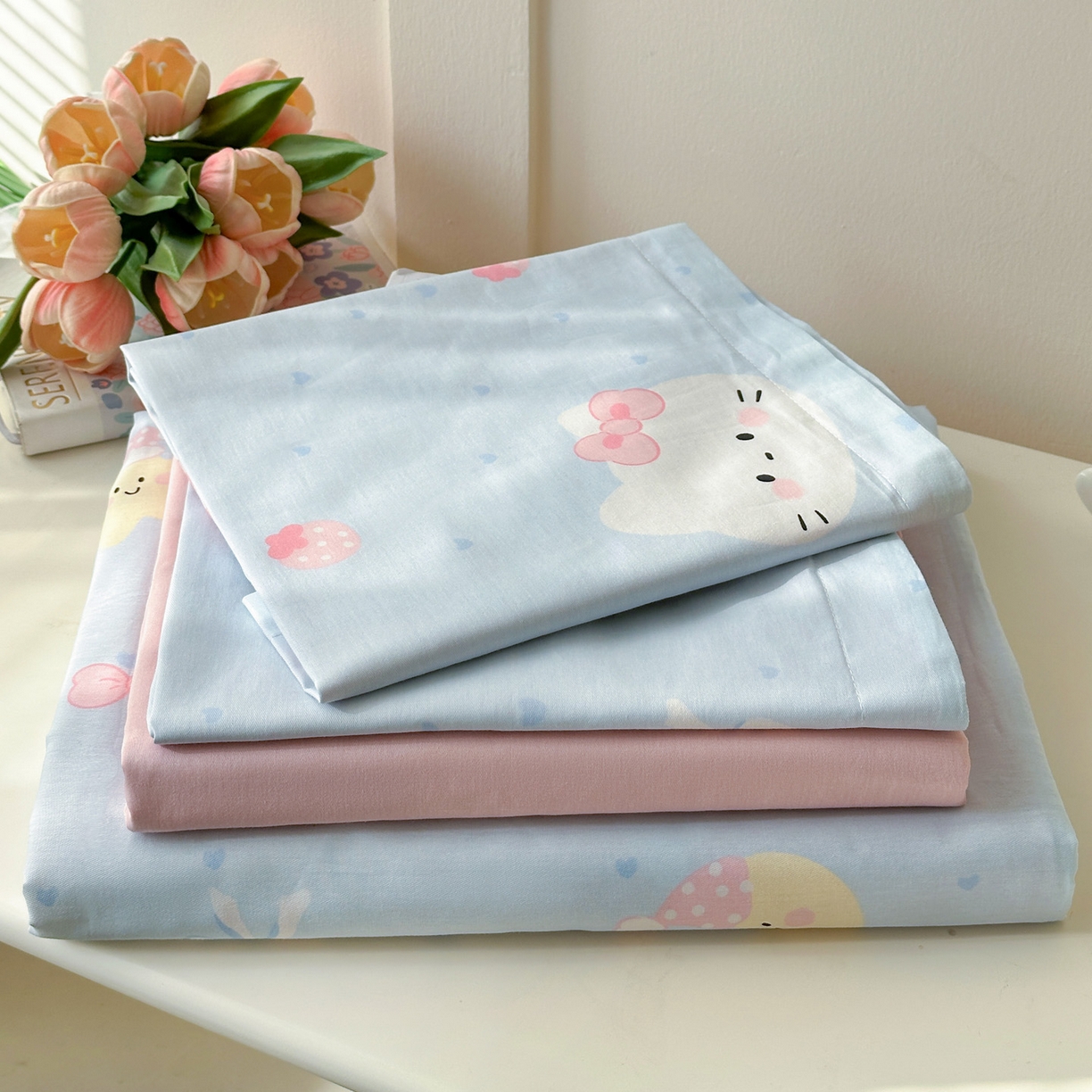 91家纺网 家纺一手货源 找家纺 春雨家居 2026新款全棉纯棉花ins减龄可爱小清新四件套 奶油凯蒂-兰