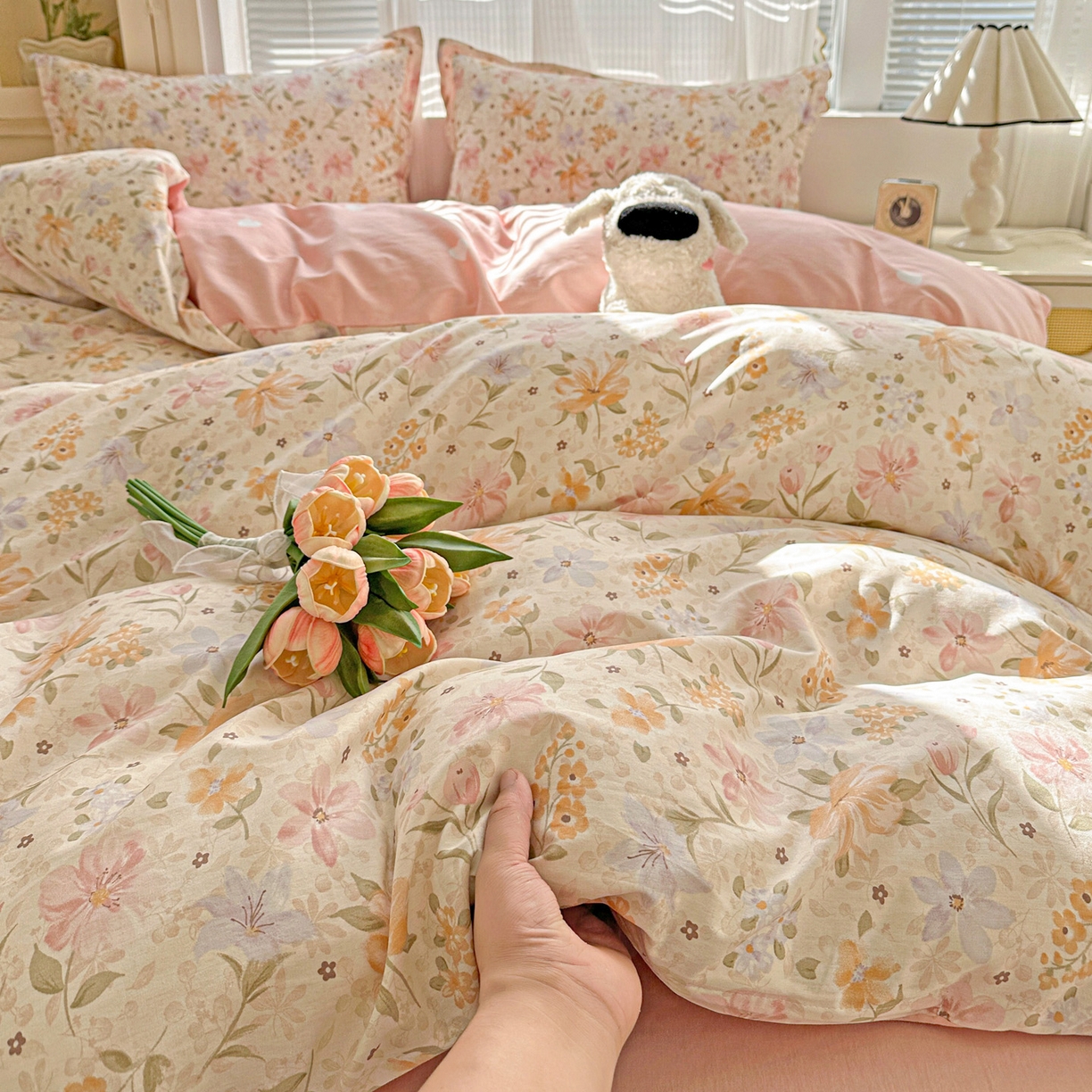 91家纺网 家纺一手货源 找家纺 春雨家居 2026新款全棉纯棉花ins减龄可爱小清新四件套 苏糖-粉