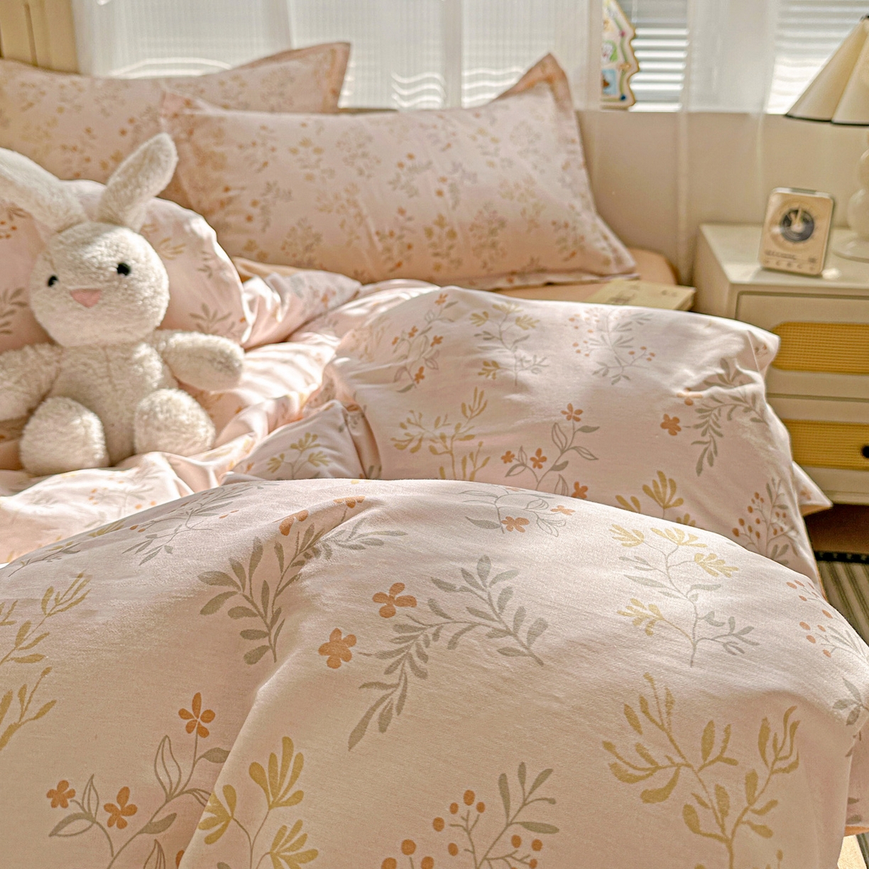 91家纺网 家纺一手货源 找家纺 春雨家居 2026新款全棉纯棉花ins减龄可爱小清新四件套 醉梦惜花