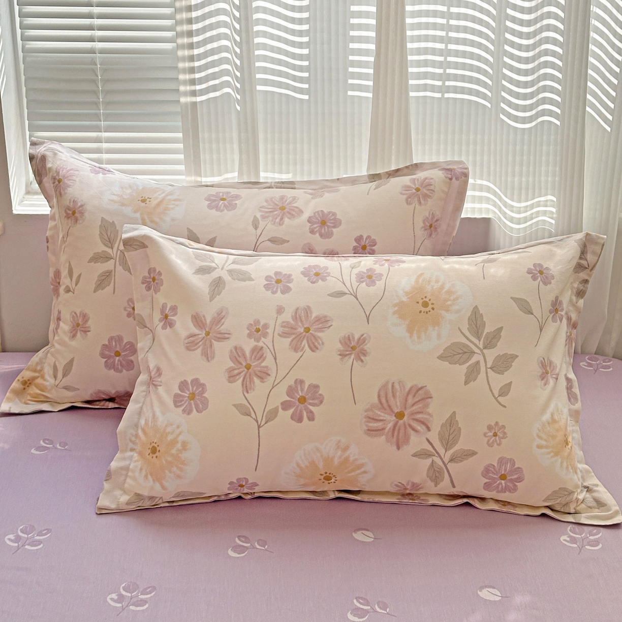 91家纺网 家纺一手货源 找家纺 春雨家居 2026新款全棉纯棉花ins减龄可爱小清新四件套 秋日确幸-豆沙