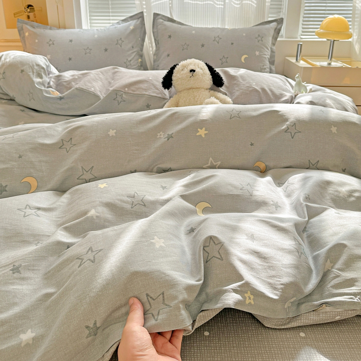 91家纺网 家纺一手货源 找家纺 春雨家居 2026新款全棉纯棉花ins减龄可爱小清新四件套 暮洛星