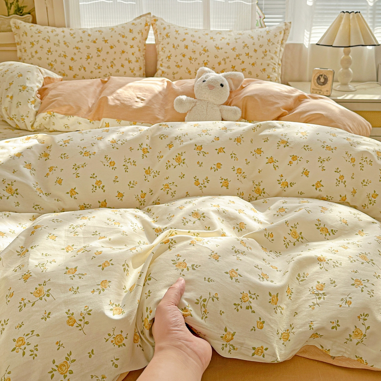 91家纺网 家纺一手货源 找家纺 春雨家居 2026新款全棉纯棉花ins减龄可爱小清新四件套 故事小黄花