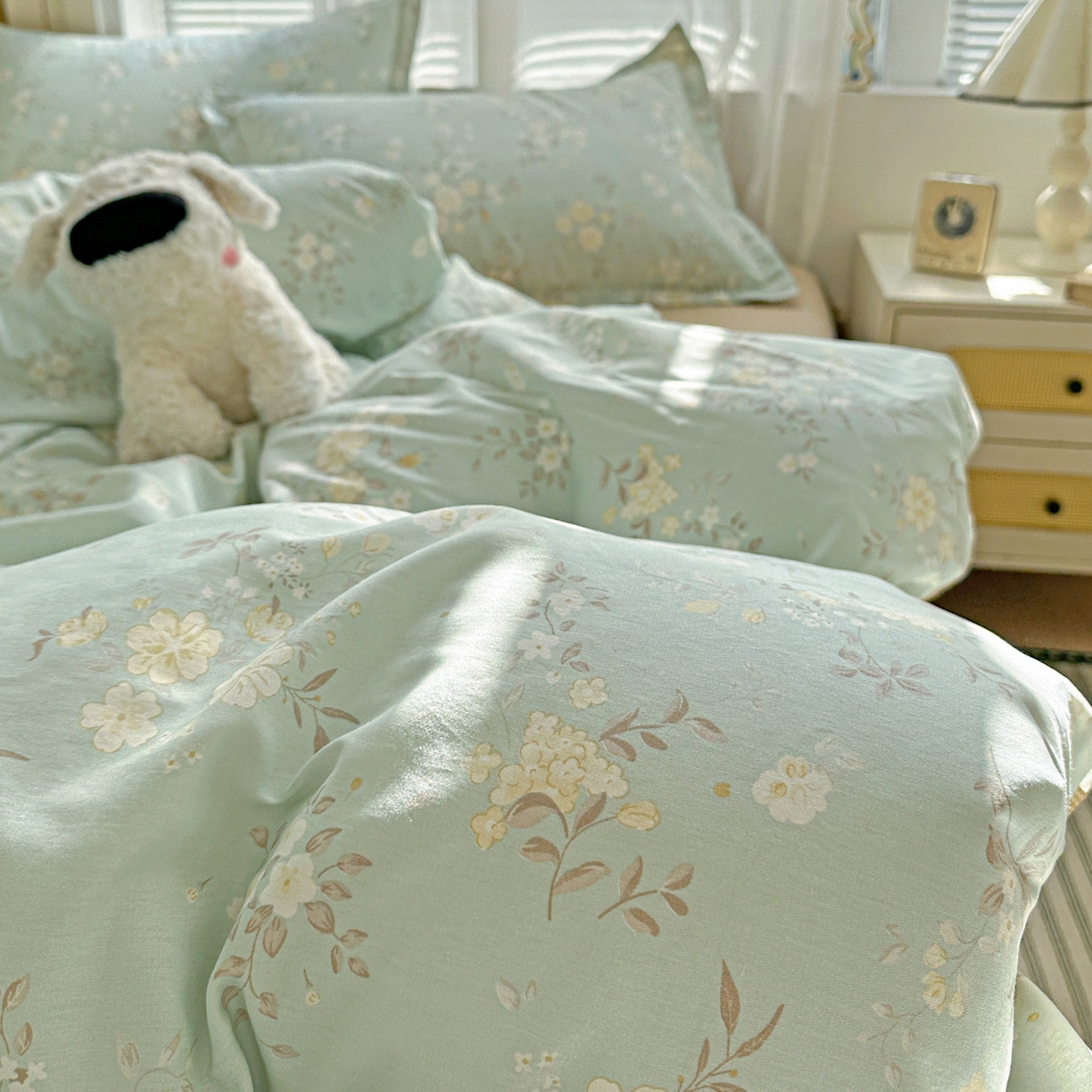 91家纺网 家纺一手货源 找家纺 春雨家居 2026新款全棉纯棉花ins减龄可爱小清新四件套 苏林-绿