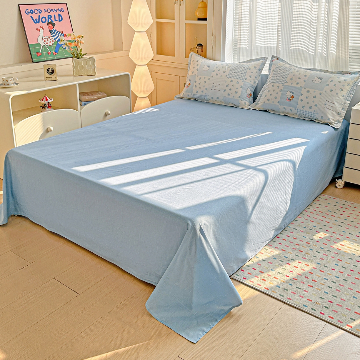 91家纺网 家纺一手货源 找家纺 春雨家居 2026新款全棉纯棉花ins减龄可爱小清新四件套 蓝拼KT-兰