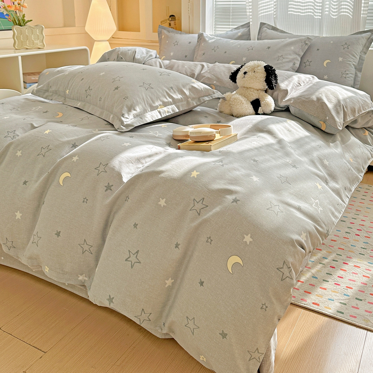 91家纺网 家纺一手货源 找家纺 春雨家居 2026新款全棉纯棉花ins减龄可爱小清新四件套 暮洛星