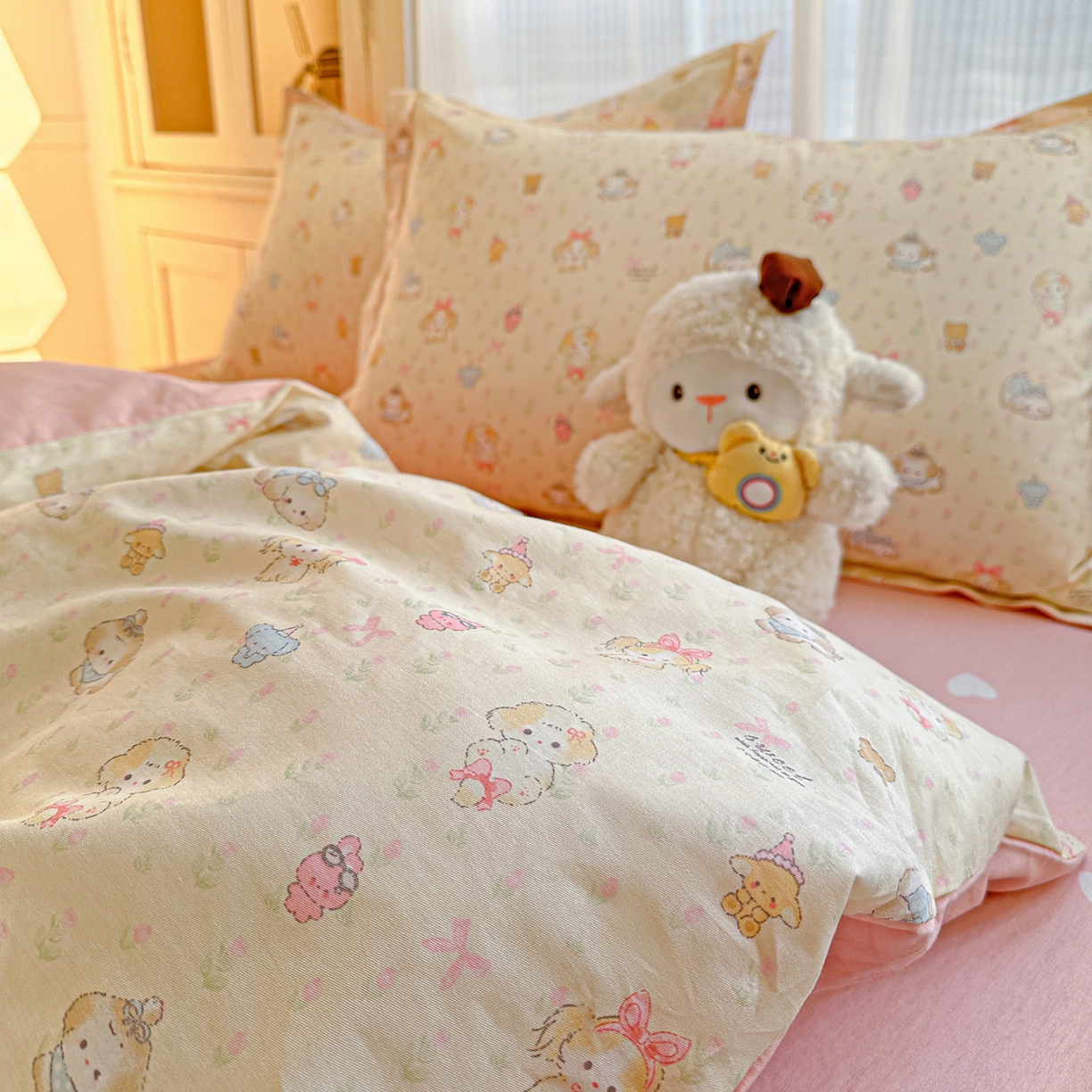 91家纺网 家纺一手货源 找家纺 春雨家居 2026新款全棉纯棉花ins减龄可爱小清新四件套 萌趣汪汪