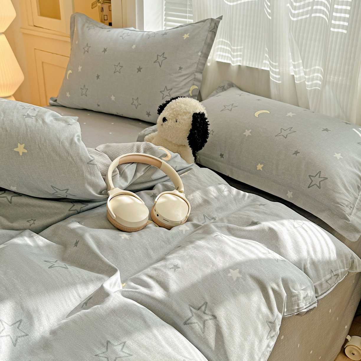 91家纺网 家纺一手货源 找家纺 春雨家居 2026新款全棉纯棉花ins减龄可爱小清新四件套 暮洛星