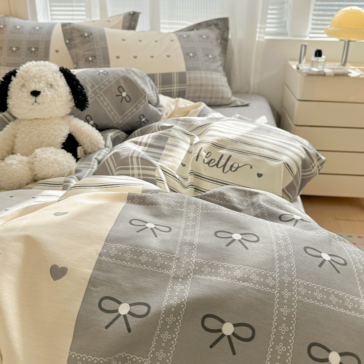 91家纺网 家纺一手货源 找家纺 春雨家居 2026新款全棉纯棉花ins减龄可爱小清新四件套 韩系拼图