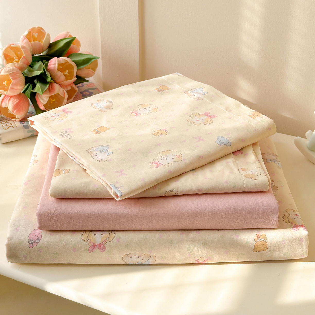 91家纺网 家纺一手货源 找家纺 春雨家居 2026新款全棉纯棉花ins减龄可爱小清新四件套 萌趣汪汪