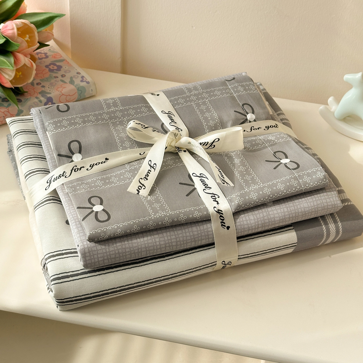 91家纺网 家纺一手货源 找家纺 春雨家居 2026新款全棉纯棉花ins减龄可爱小清新四件套 韩系拼图