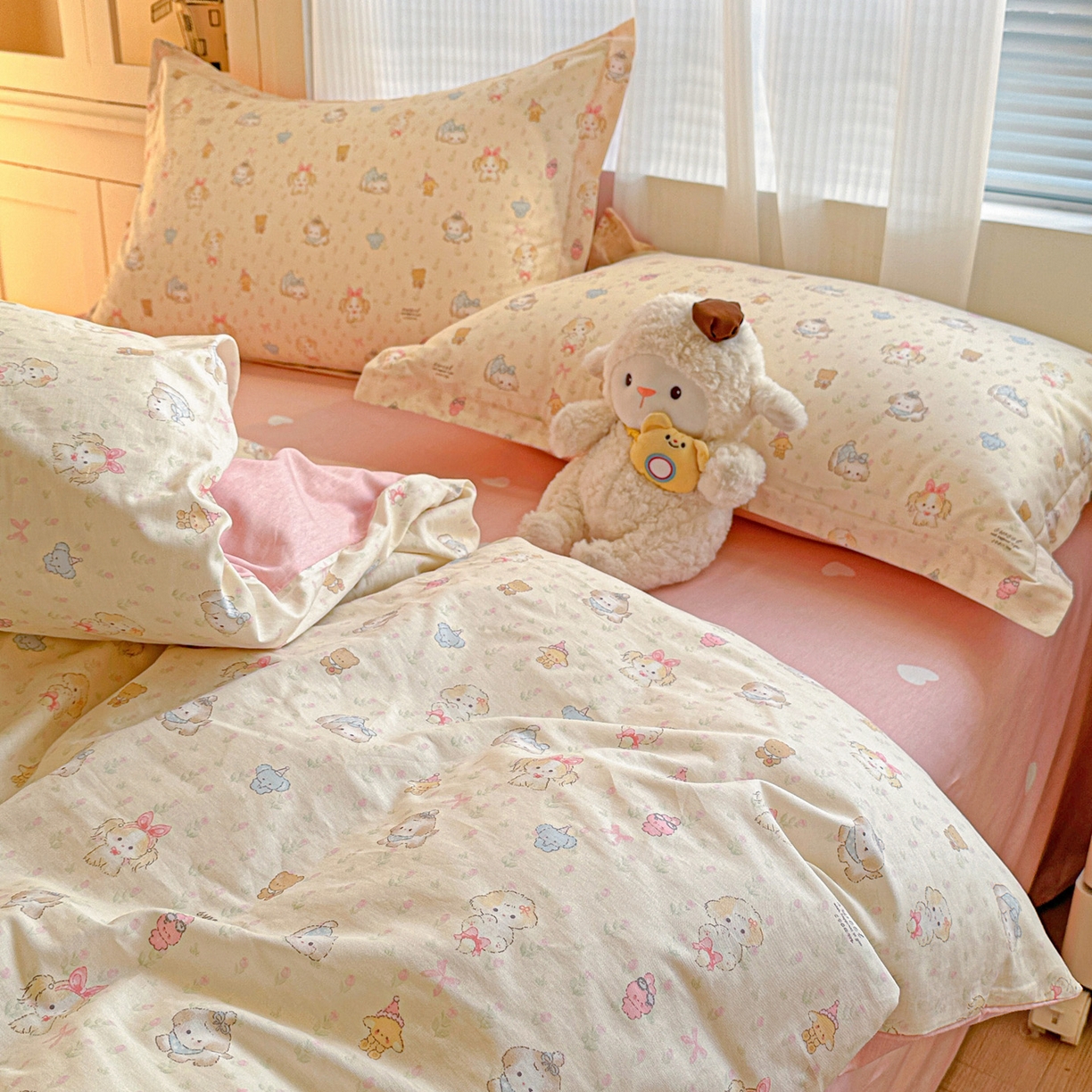 91家纺网 家纺一手货源 找家纺 春雨家居 2026新款全棉纯棉花ins减龄可爱小清新四件套 萌趣汪汪