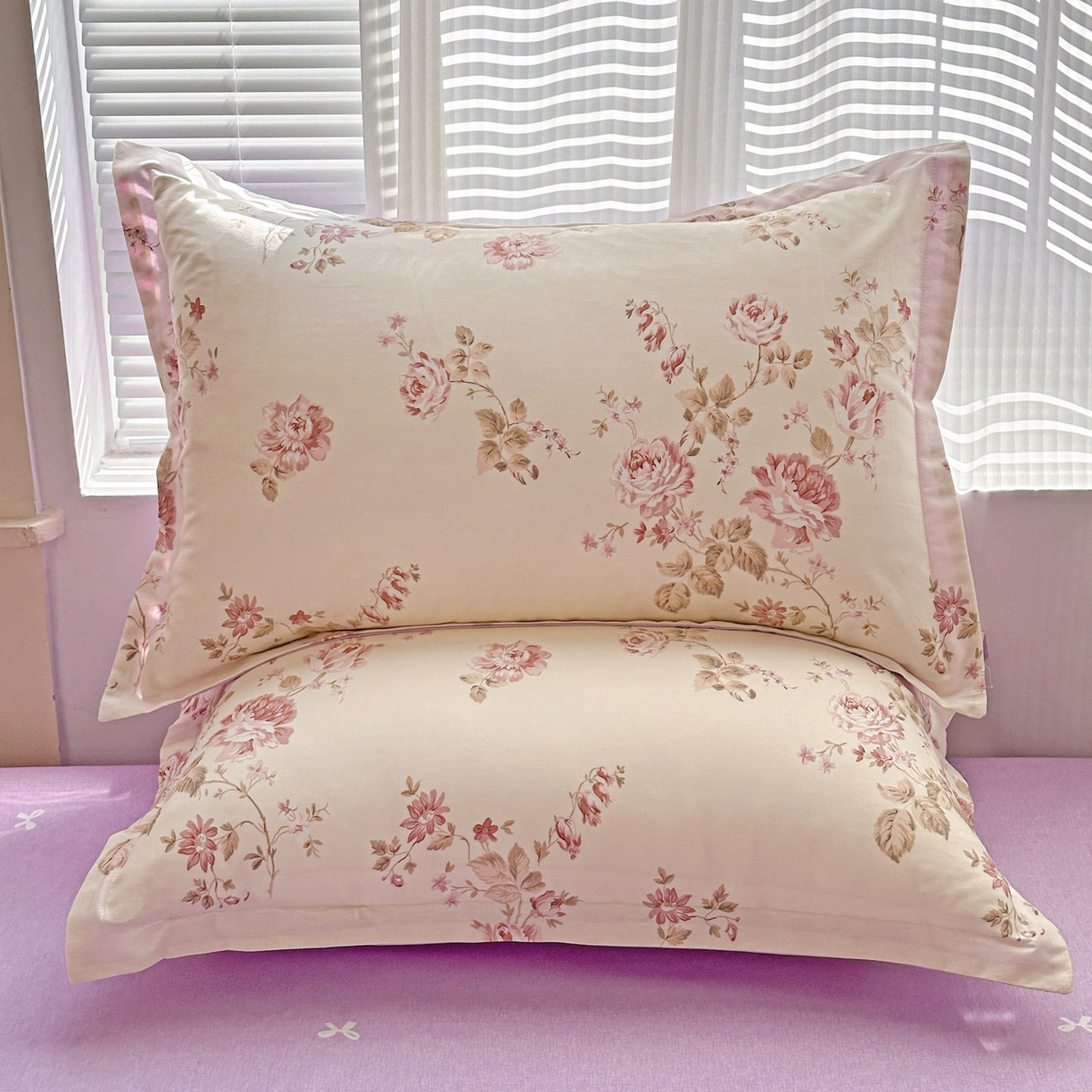 91家纺网 家纺一手货源 找家纺 春雨家居 2026新款全棉纯棉花ins减龄可爱小清新四件套 朵唯