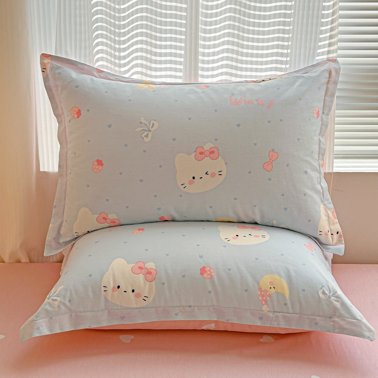 91家纺网 家纺一手货源 找家纺 春雨家居 2026新款全棉纯棉花ins减龄可爱小清新四件套 奶油凯蒂-兰