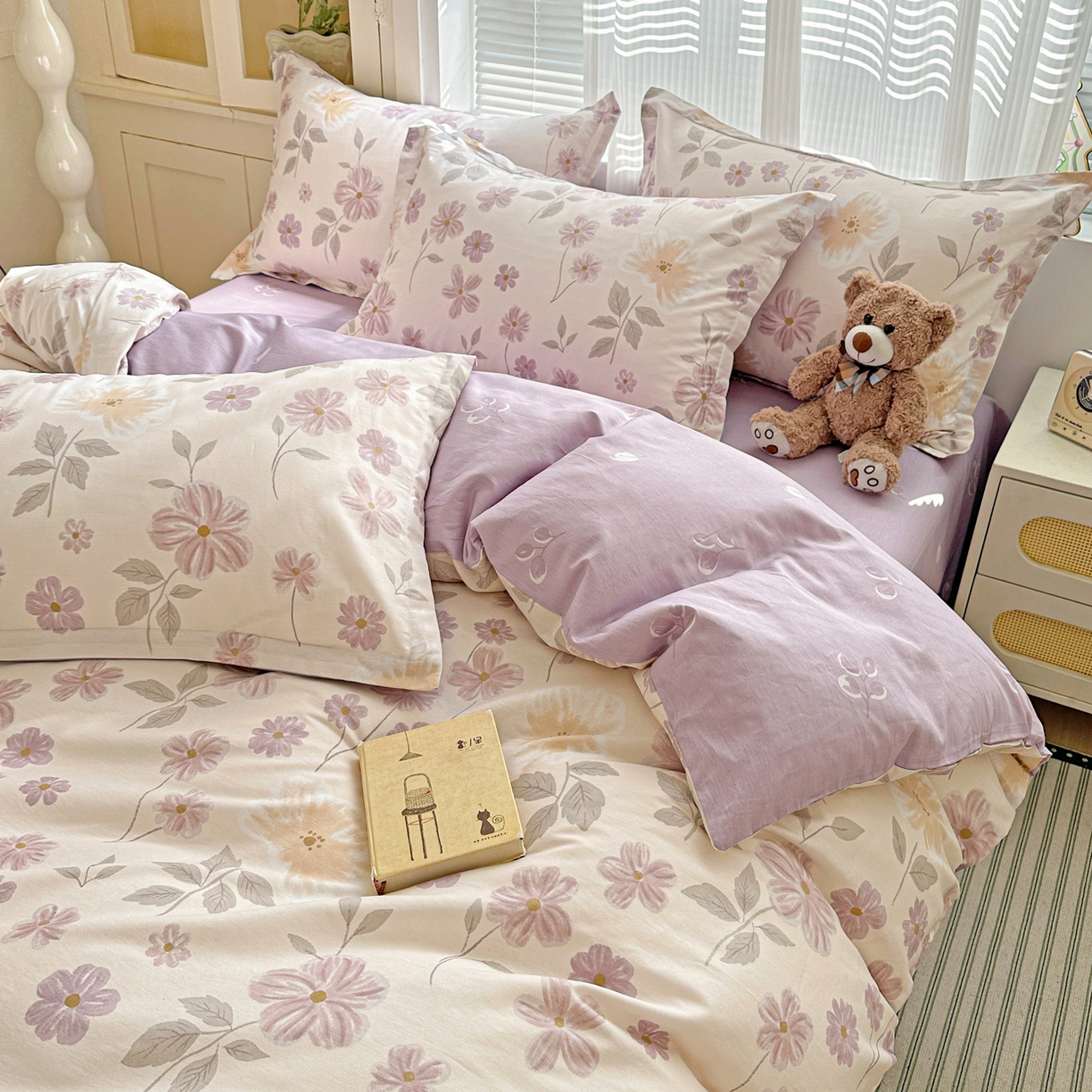 91家纺网 家纺一手货源 找家纺 春雨家居 2026新款全棉纯棉花ins减龄可爱小清新四件套 秋日确幸-豆沙