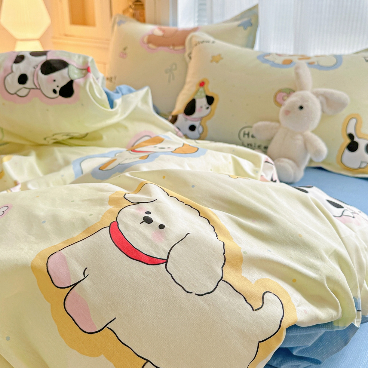 91家纺网 家纺一手货源 找家纺 春雨家居 2026新款全棉纯棉花ins减龄可爱小清新四件套 奶油羞羞狗