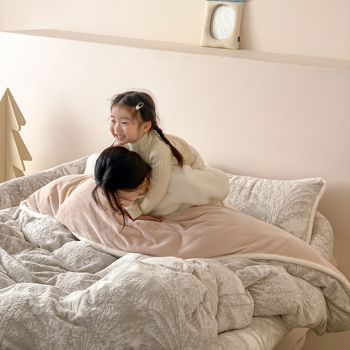 91家纺网 家纺一手货源 找家纺 （总）极简 2026新款人类趴趴窝牛奶绒可拆卸四件套-棉棉云朵（会员减20）