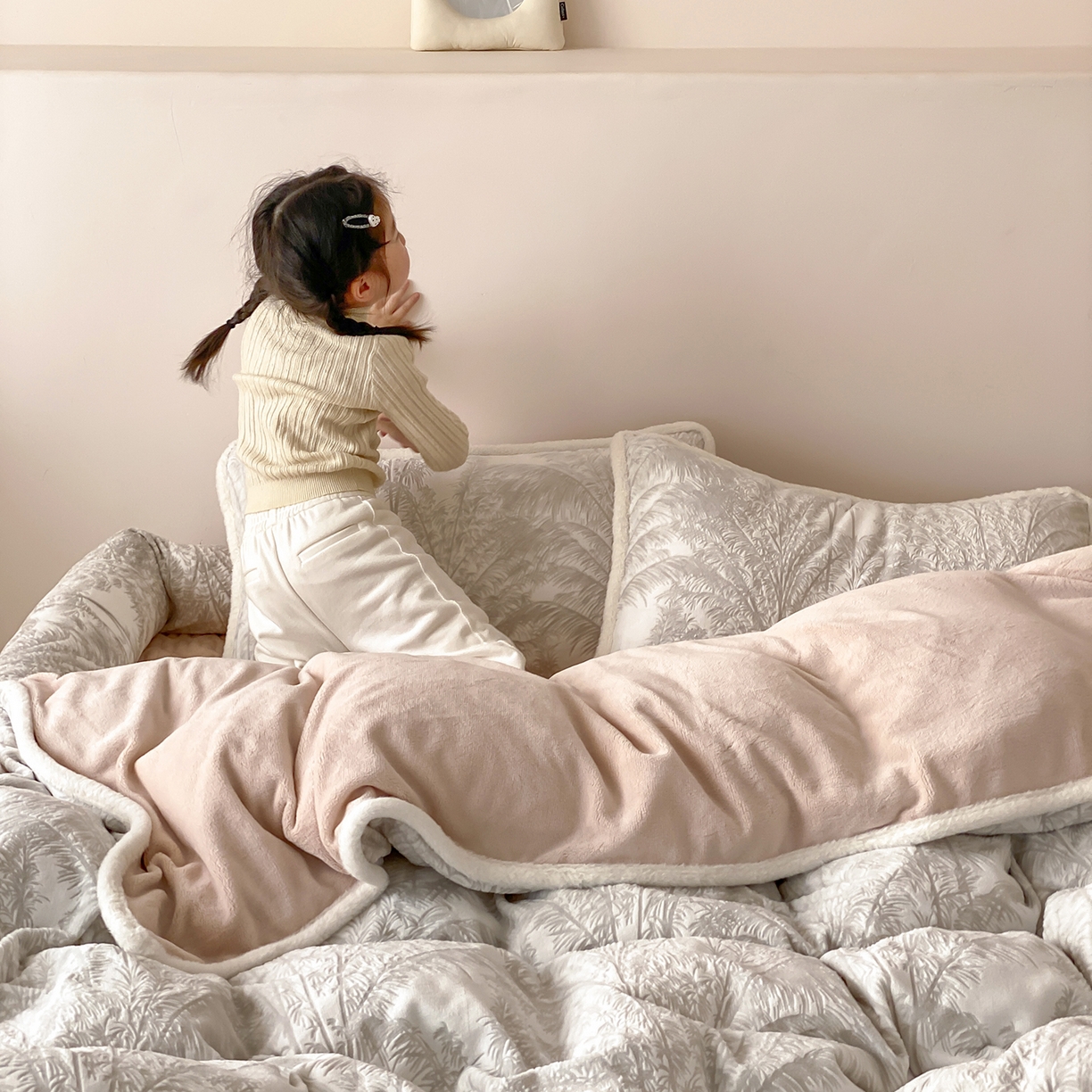 91家纺网 家纺一手货源 找家纺 （总）极简 2026新款人类趴趴窝牛奶绒可拆卸四件套-棉棉云朵（会员减20）
