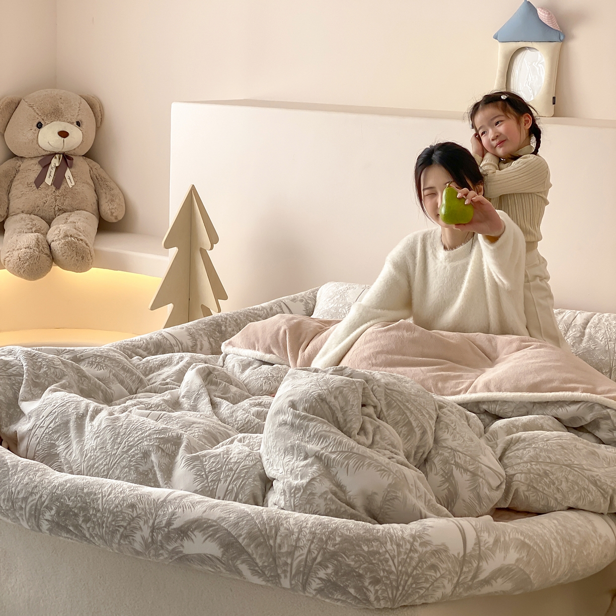 91家纺网 家纺一手货源 找家纺 极简 2026新款人类趴趴窝牛奶绒可拆卸四件套-棉棉云朵 棉棉云朵-米月白