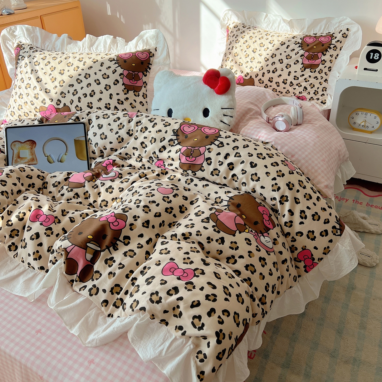 91家纺网 家纺一手货源 找家纺 六巷胡同 2026春夏新款韩系可爱风花边款卡通全棉四件套（第一系列） 花边豹纹黑皮猫