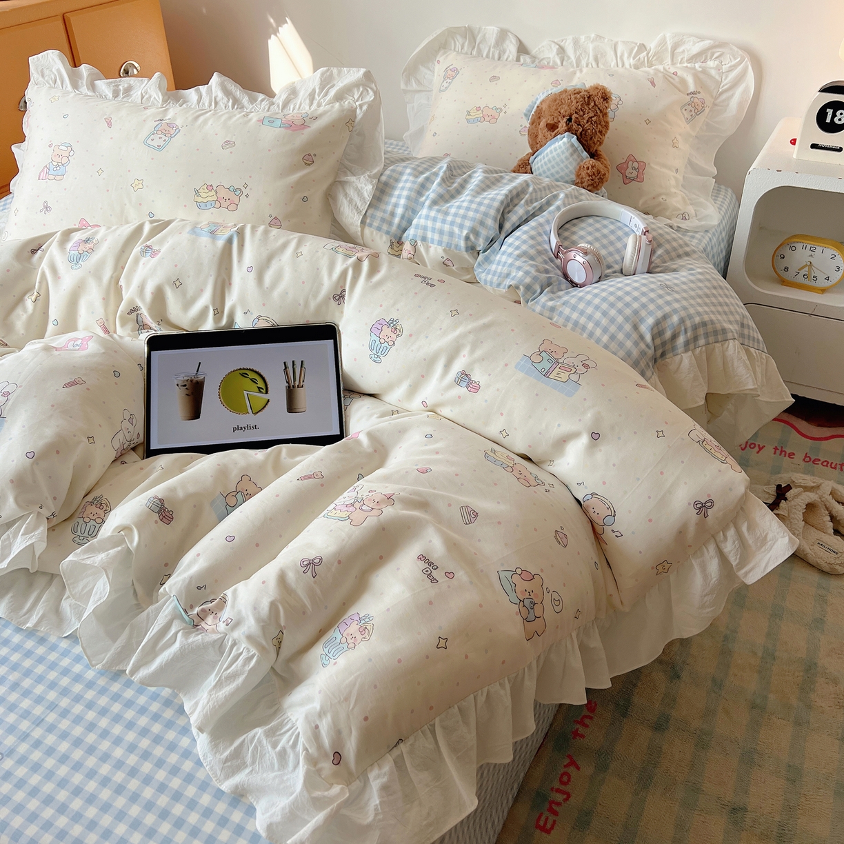 91家纺网 家纺一手货源 找家纺 （总）六巷胡同 2026春夏新款韩系可爱风花边款卡通全棉四件套（第一系列）