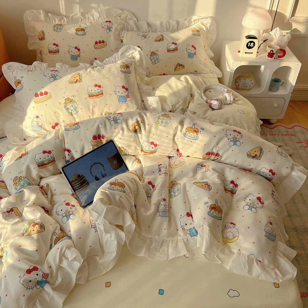 91家纺网 家纺一手货源 找家纺 六巷胡同 2026春夏新款韩系可爱风花边款卡通全棉四件套（第一系列） 花边爱心汉堡喵