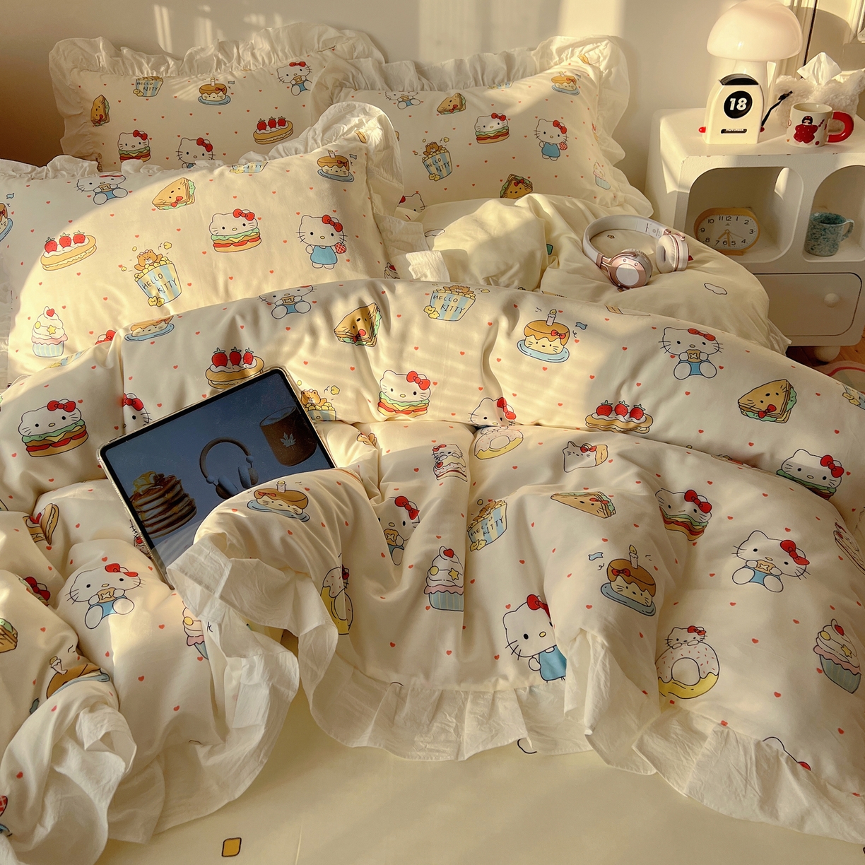 91家纺网 家纺一手货源 找家纺 六巷胡同 2026春夏新款韩系可爱风花边款卡通全棉四件套（第一系列） 花边爱心汉堡喵