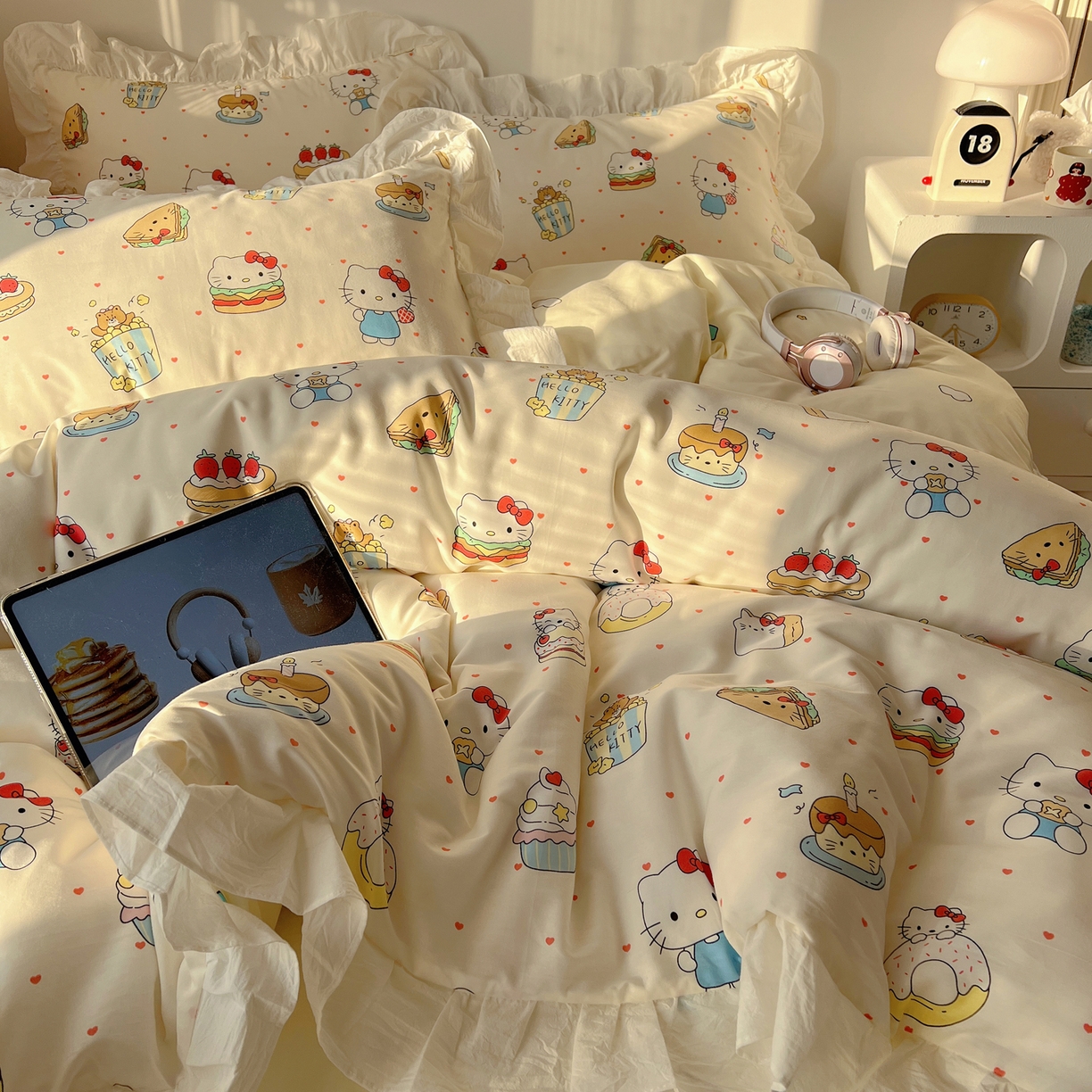 91家纺网 家纺一手货源 找家纺 六巷胡同 2026春夏新款韩系可爱风花边款卡通全棉四件套（第一系列） 花边爱心汉堡喵