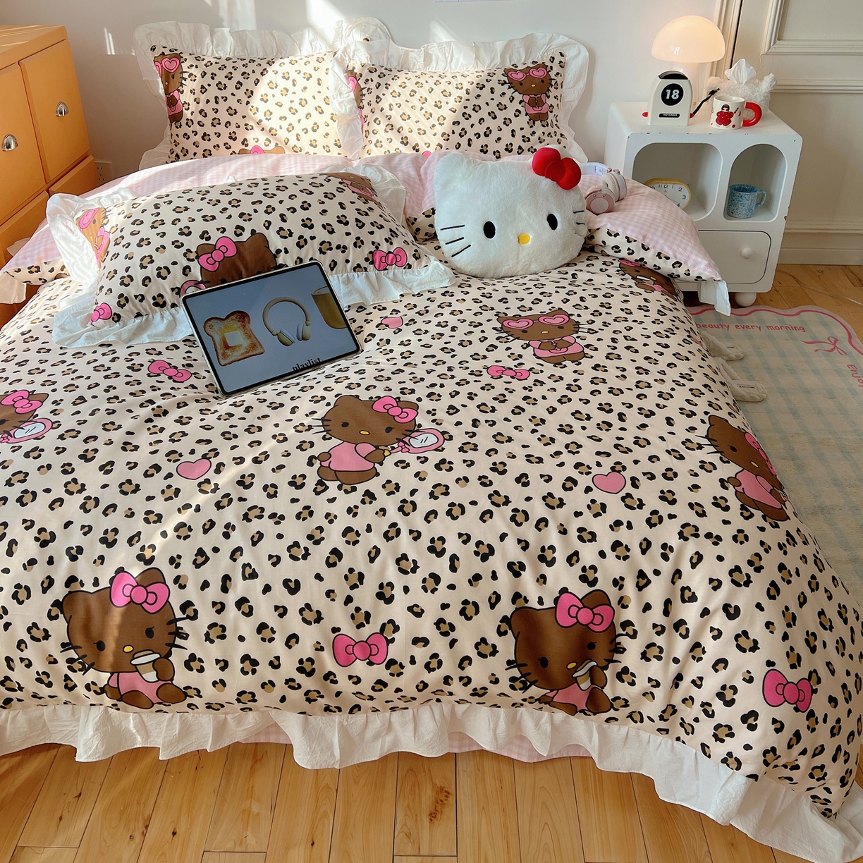 91家纺网 家纺一手货源 找家纺 六巷胡同 2026春夏新款韩系可爱风花边款卡通全棉四件套（第一系列） 花边豹纹黑皮猫