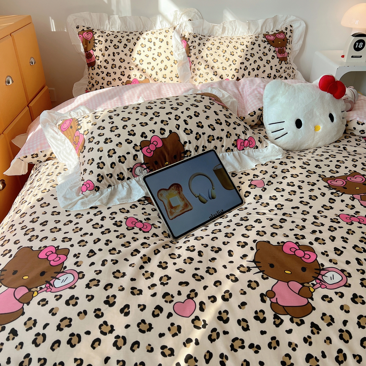 91家纺网 家纺一手货源 找家纺 六巷胡同 2026春夏新款韩系可爱风花边款卡通全棉四件套（第一系列） 花边豹纹黑皮猫