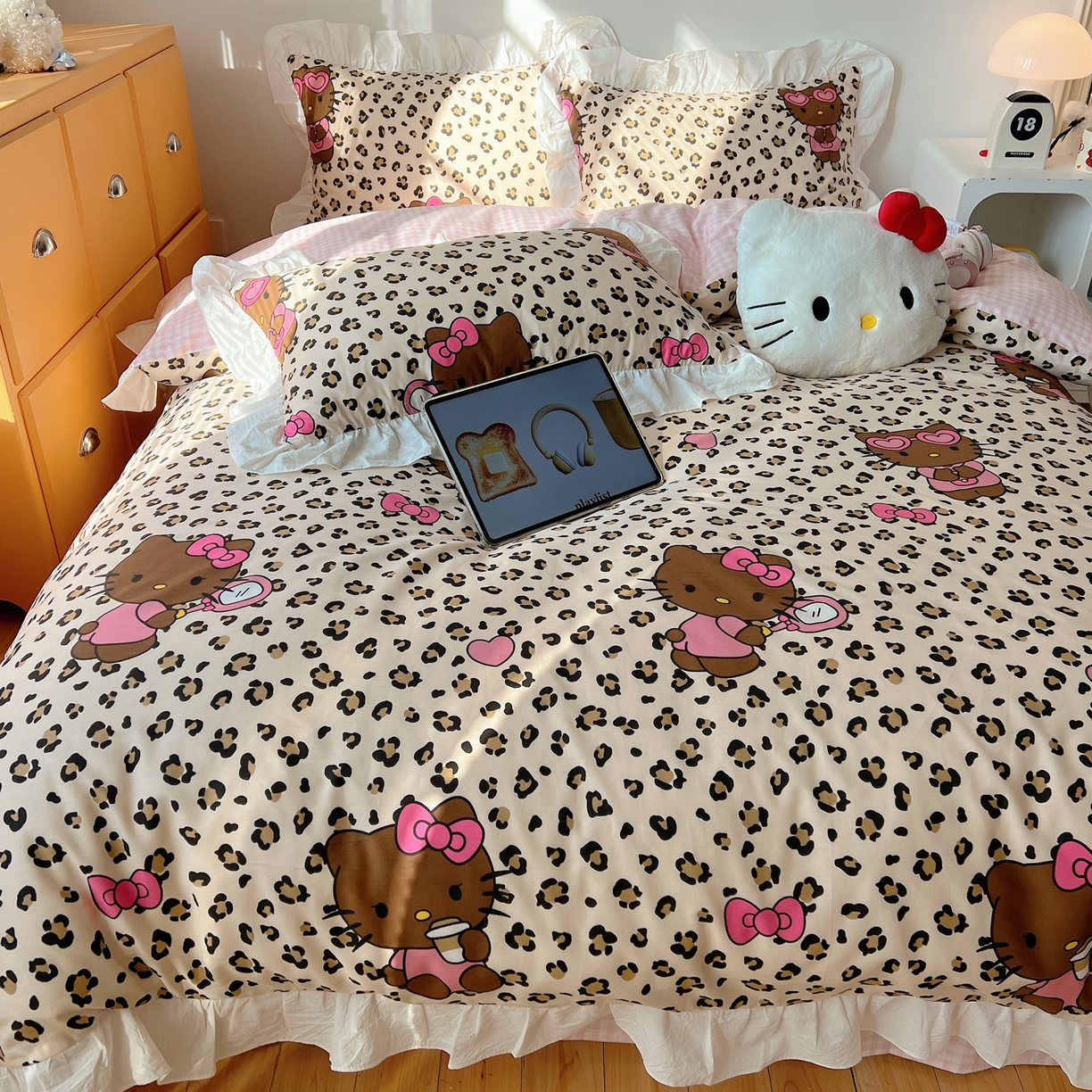 91家纺网 家纺一手货源 找家纺 六巷胡同 2026春夏新款韩系可爱风花边款卡通全棉四件套（第一系列） 花边豹纹黑皮猫