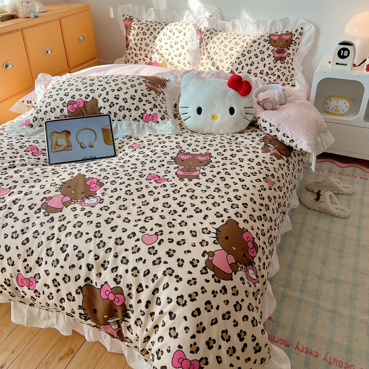 91家纺网 家纺一手货源 找家纺 六巷胡同 2026春夏新款韩系可爱风花边款卡通全棉四件套（第一系列） 花边豹纹黑皮猫