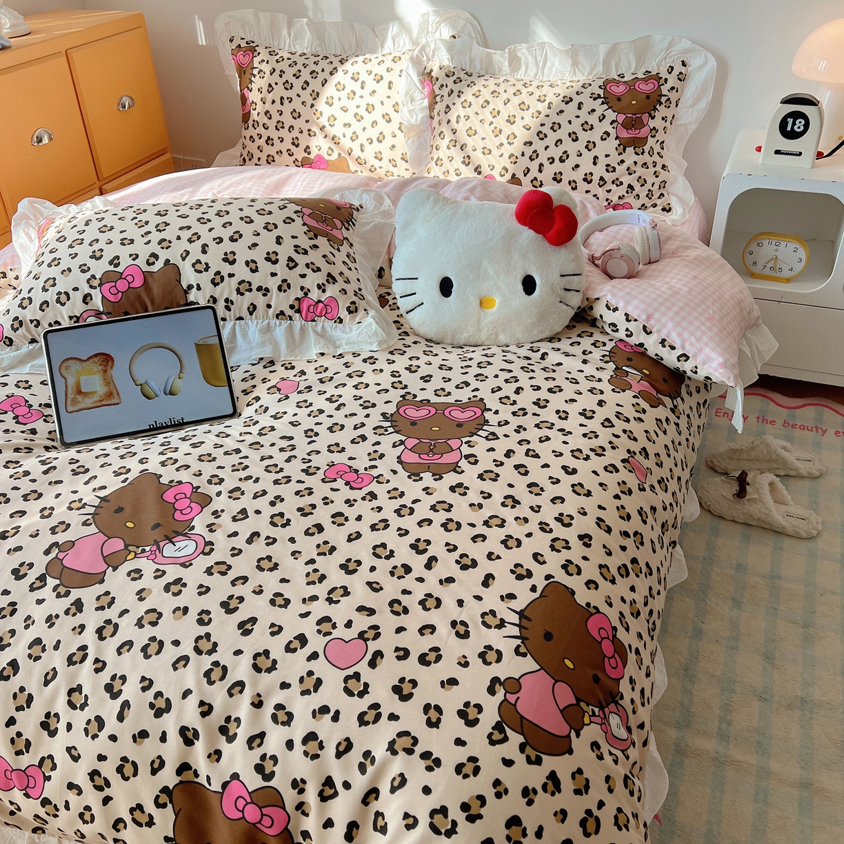 91家纺网 家纺一手货源 找家纺 六巷胡同 2026春夏新款韩系可爱风花边款卡通全棉四件套（第一系列） 花边豹纹黑皮猫