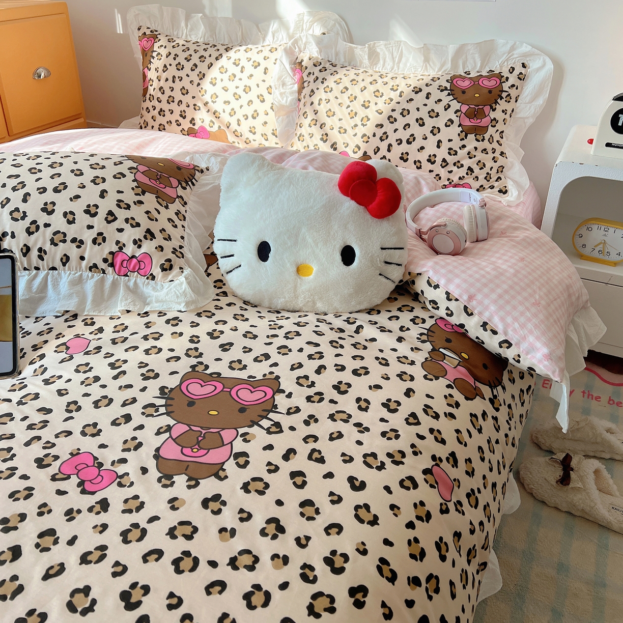 91家纺网 家纺一手货源 找家纺 六巷胡同 2026春夏新款韩系可爱风花边款卡通全棉四件套（第一系列） 花边豹纹黑皮猫