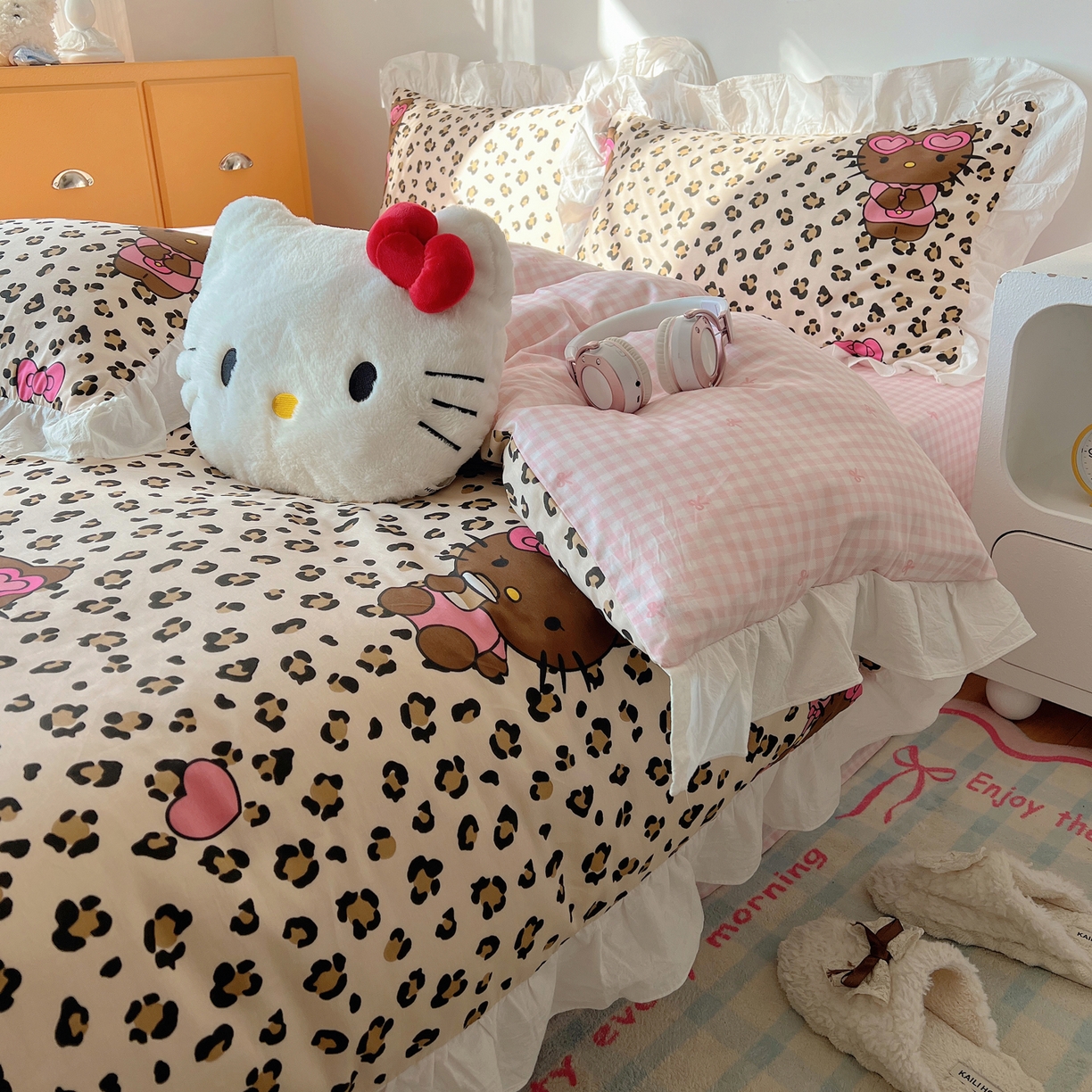 91家纺网 家纺一手货源 找家纺 六巷胡同 2026春夏新款韩系可爱风花边款卡通全棉四件套（第一系列） 花边豹纹黑皮猫