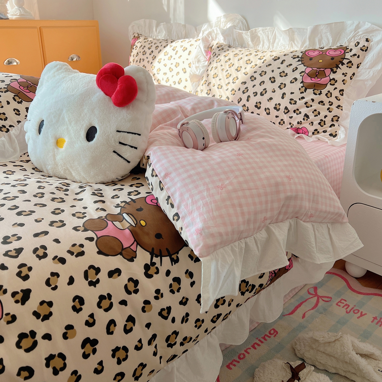 91家纺网 家纺一手货源 找家纺 六巷胡同 2026春夏新款韩系可爱风花边款卡通全棉四件套（第一系列） 花边豹纹黑皮猫