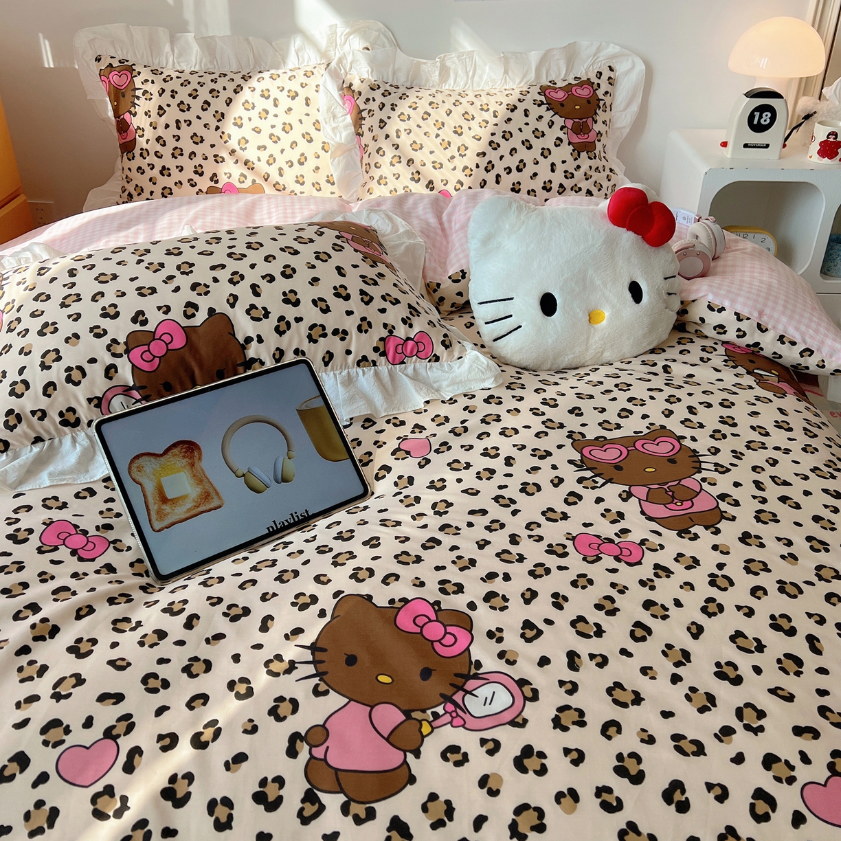 91家纺网 家纺一手货源 找家纺 六巷胡同 2026春夏新款韩系可爱风花边款卡通全棉四件套（第一系列） 花边豹纹黑皮猫