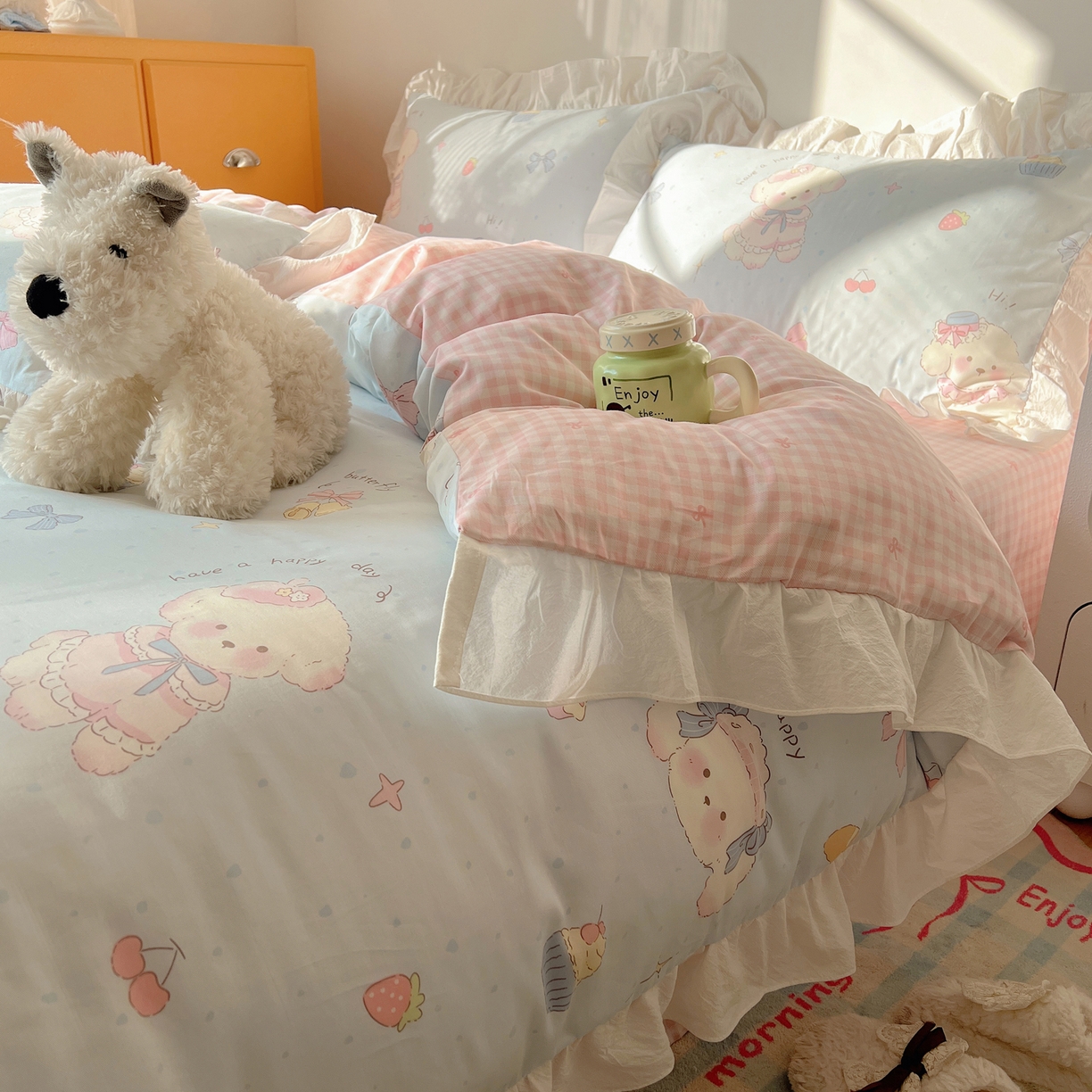 91家纺网 家纺一手货源 找家纺 六巷胡同 2026春夏新款韩系可爱风花边款卡通全棉四件套（第一系列） 花边假日蛋糕犬